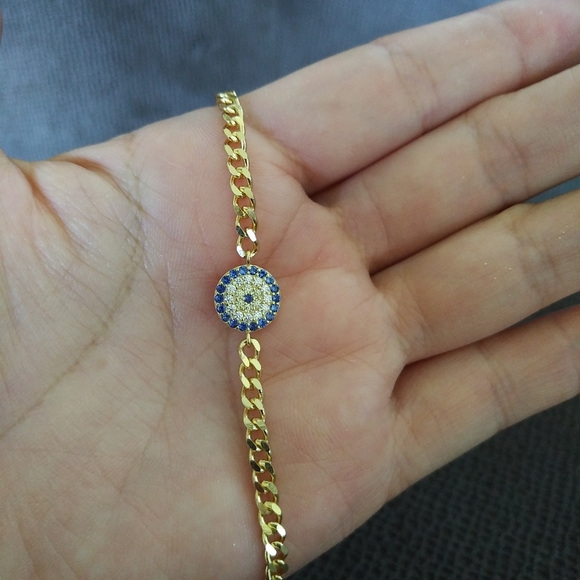 isabella m. Evil😈 Eye👁️ Curb Link Chain Bracelet - Picture 10 of 15